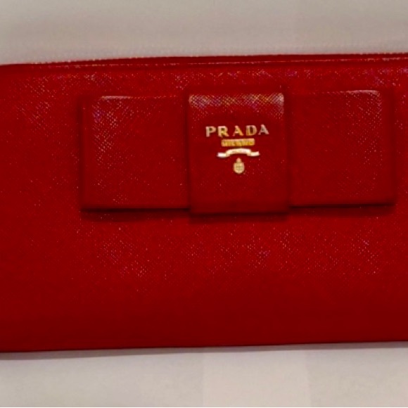 PRADA Host Pick Authentic red safiano leather long zip around Wallet with bow - Picture 16 of 17